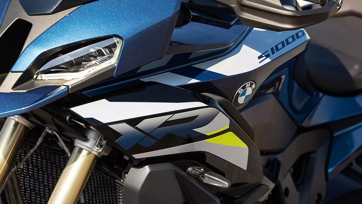 2025 BMW S 1000 XR: High-Performance Adventure Sport Touring with Dynamic Power and Advanced Technology