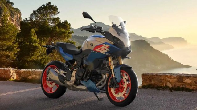2025 BMW F 900 XR