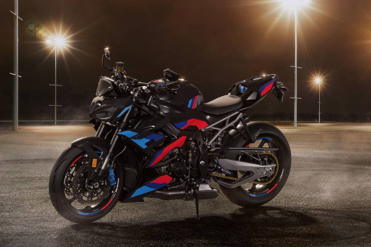 2026 BMW M 1000 R